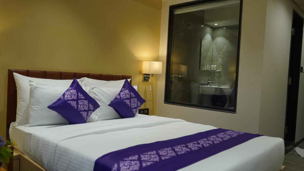 Purple Beds By Vits Dwarkesh, Surat Hotel Salabatpura Buitenkant foto